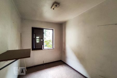 Casa à venda com 748m², 4 quartos e 6 vagasÁrea de Serviço - Quarto 1