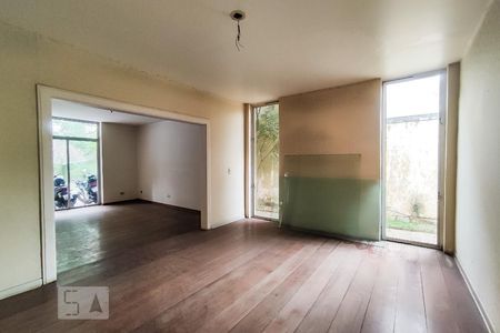 Casa à venda com 748m², 4 quartos e 6 vagasSala de Jantar