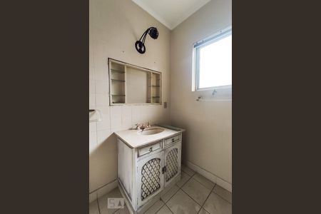 Casa à venda com 748m², 4 quartos e 6 vagasBanheiro dos Quartos