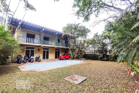 Casa à venda com 748m², 4 quartos e 6 vagasÁrea Externa