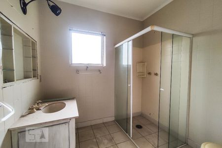 Casa à venda com 748m², 4 quartos e 6 vagasBanheiro dos Quartos