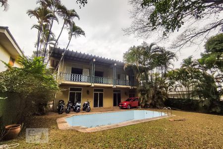 Casa à venda com 748m², 4 quartos e 6 vagasÁrea Externa