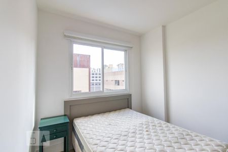 Quarto Suíte de kitnet/studio para alugar com 1 quarto, 26m² em Rebouças, Curitiba