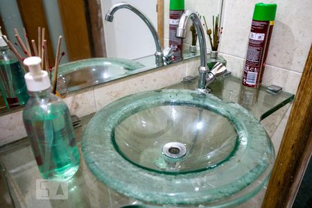 Casa à venda com 280m², 4 quartos e 2 vagasLavabo