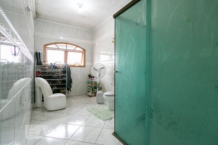 Casa à venda com 280m², 4 quartos e 2 vagasBanheiro da Suíte