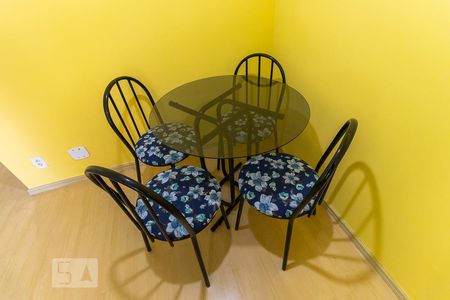 Sala de apartamento para alugar com 1 quarto, 45m² em Bosque, Campinas