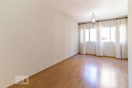 Sala de apartamento para alugar com 2 quartos, 67m² em Cambuí, Campinas