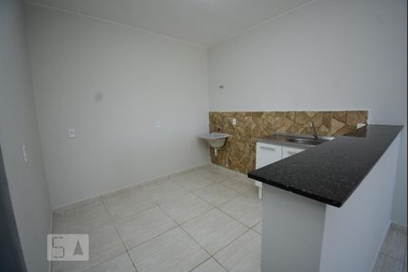 Cozinha e Área de Serviço de apartamento para alugar com 2 quartos, 50m² em Samambaia Sul (samambaia), Brasília