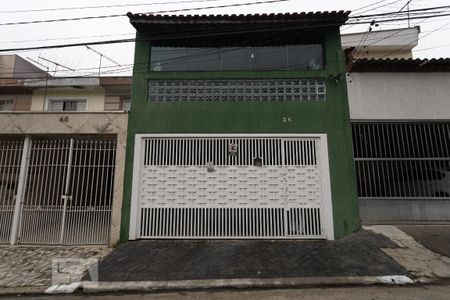 Casa à venda com 150m², 2 quartos e 2 vagasFachada
