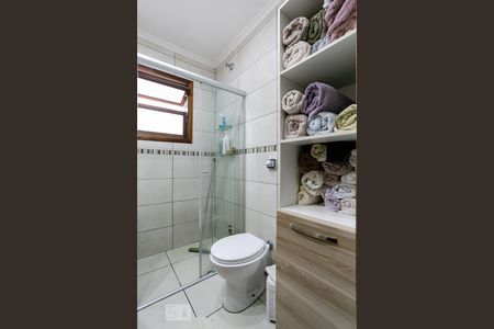 Casa à venda com 140m², 3 quartos e 2 vagasBanheiro