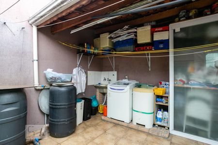 Casa à venda com 140m², 3 quartos e 2 vagasÁrea de serviço