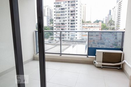 Studio para alugar com 28m², 1 quarto e sem vaga Studio para alugar com 28m², 1 quarto e sem vagaSacada