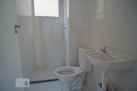 Banheiro de apartamento para alugar com 2 quartos, 52m² em Estância Velha, Canoas