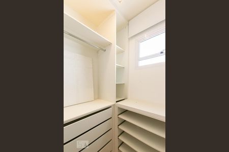 Apartamento para alugar com 124m², 3 quartos e 1 vaga Apartamento para alugar com 124m², 3 quartos e 1 vagaCloset