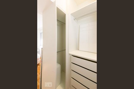 Apartamento para alugar com 124m², 3 quartos e 1 vaga Apartamento para alugar com 124m², 3 quartos e 1 vagaCloset