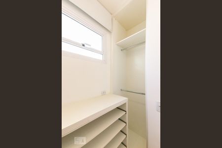 Apartamento para alugar com 124m², 3 quartos e 1 vaga Apartamento para alugar com 124m², 3 quartos e 1 vagaCloset