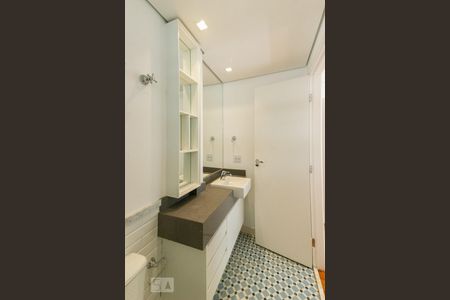 Banheiro do Quarto 1 de apartamento para alugar com 3 quartos, 124m² em Itaim Bibi, São Paulo