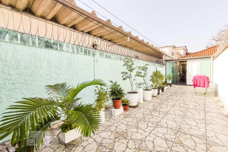 Casa à venda com 330m², 3 quartos e 2 vagasQuintal