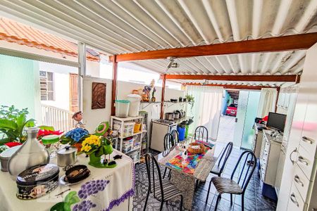 Casa à venda com 330m², 3 quartos e 2 vagasÁrea