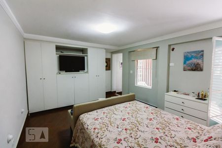 Casa à venda com 240m², 3 quartos e 2 vagasSuíte 1