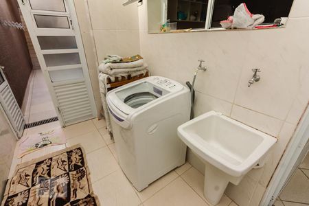 Casa à venda com 240m², 3 quartos e 2 vagasLavanderia