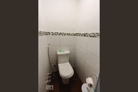 Casa à venda com 240m², 3 quartos e 2 vagasBanheiro da Suíte 1