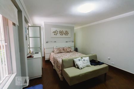 Casa à venda com 240m², 3 quartos e 2 vagasSuíte 1