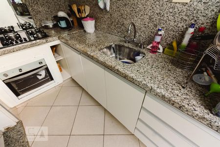Casa à venda com 240m², 3 quartos e 2 vagasCozinha