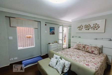 Casa à venda com 240m², 3 quartos e 2 vagasSuíte 1