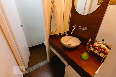 Lavabo de casa à venda com 3 quartos, 240m² em Alto da Lapa, São Paulo