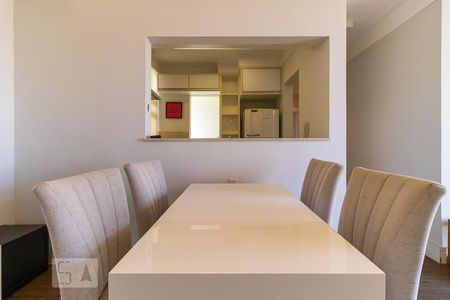 Sala - Mesa e cadeiras de apartamento para alugar com 2 quartos, 63m² em Ponte Preta, Campinas