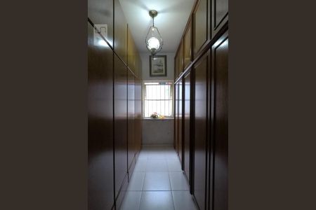 Casa à venda com 315m², 3 quartos e 2 vagasSuíte