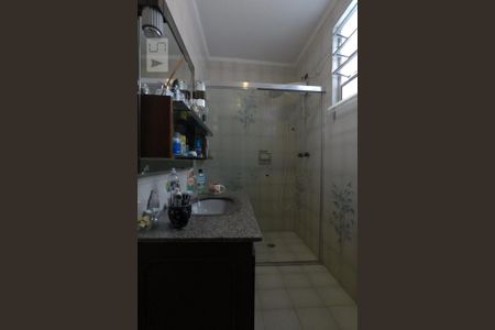 Casa à venda com 315m², 3 quartos e 2 vagasBanheiro da Suíte