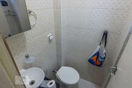 Banheiro de Serviço de apartamento para alugar com 2 quartos, 60m² em Vila Moinho Velho, São Paulo