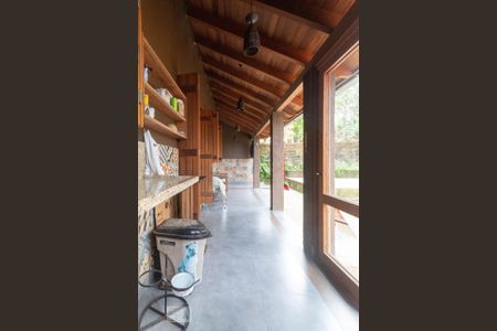 Casa de condomínio à venda com 252m², 4 quartos e 2 vagas Casa de condomínio à venda com 252m², 4 quartos e 2 vagasChurrasqueira