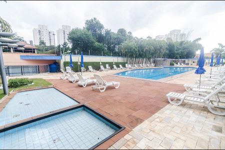 Apartamento à venda com 91m², 3 quartos e 2 vagas Apartamento à venda com 91m², 3 quartos e 2 vagasÁrea comum - Piscina