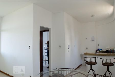 Sala de apartamento para alugar com 1 quarto, 50m² em Vale do Sereno, Nova Lima