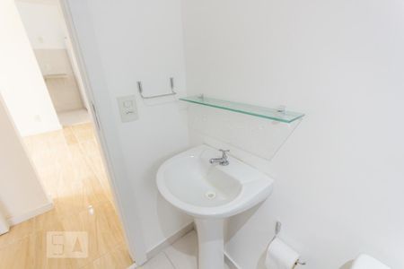 Banheiro de apartamento para alugar com 2 quartos, 46m² em Taquara, Rio de Janeiro