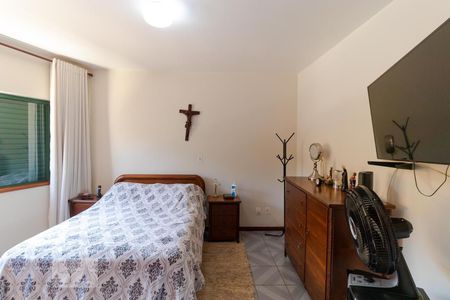 Casa à venda com 247m², 5 quartos e 3 vagasSuíte