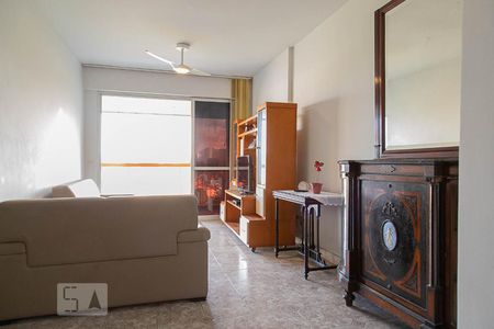 Sala de apartamento para alugar com 4 quartos, 129m² em Barra da Tijuca, Rio de Janeiro