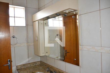 Casa à venda com 135m², 3 quartos e 2 vagasBanheiro 1