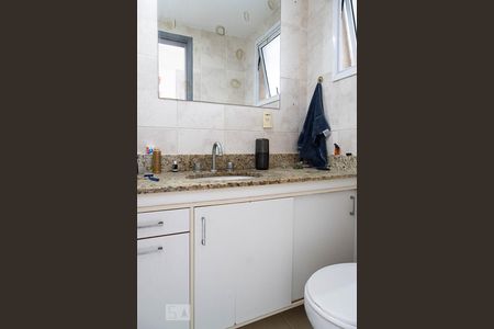 Apartamento à venda com 115m², 2 quartos e 1 vagaBanheiro social 2