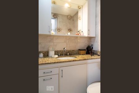 Apartamento à venda com 115m², 2 quartos e 1 vagaBanheiro social 1