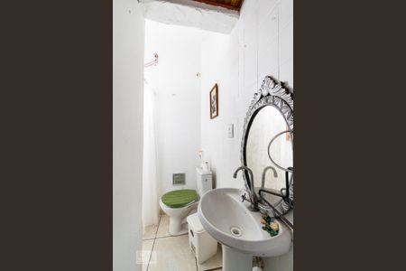 Casa à venda com 250m², 5 quartos e 3 vagasBanheiro de Serviço