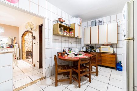 Casa à venda com 250m², 5 quartos e 3 vagasCozinha