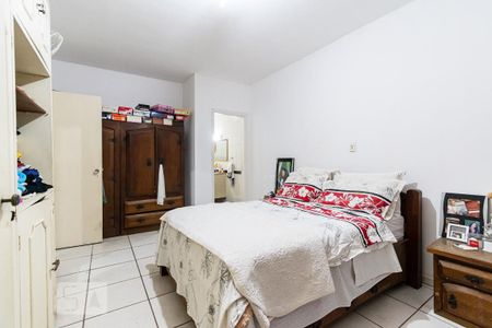 Casa à venda com 250m², 5 quartos e 3 vagasSuíte