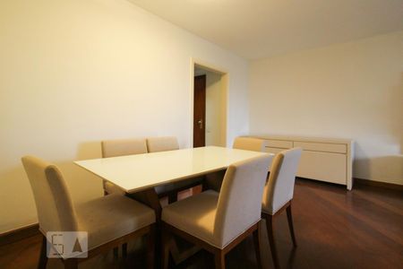 Sala de apartamento à venda com 3 quartos, 116m² em Vila Nova Conceição, São Paulo