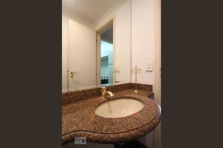 Apartamento à venda com 116m², 3 quartos e 2 vagas Apartamento à venda com 116m², 3 quartos e 2 vagasLavabo