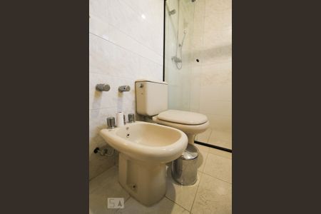 Apartamento à venda com 116m², 3 quartos e 2 vagas Apartamento à venda com 116m², 3 quartos e 2 vagasBanheiro da Suíte