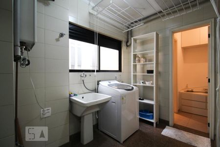 Apartamento à venda com 116m², 3 quartos e 2 vagas Apartamento à venda com 116m², 3 quartos e 2 vagasÁrea de Serviço